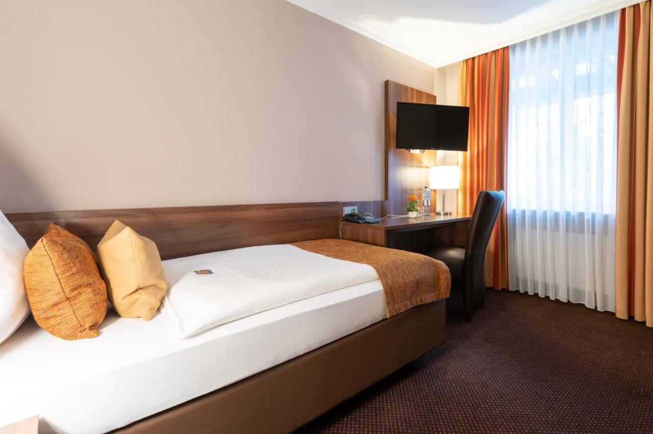 חאן Hotel Im Park מראה חיצוני תמונה