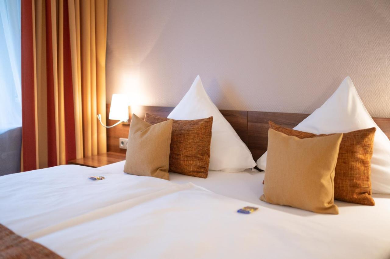 חאן Hotel Im Park מראה חיצוני תמונה