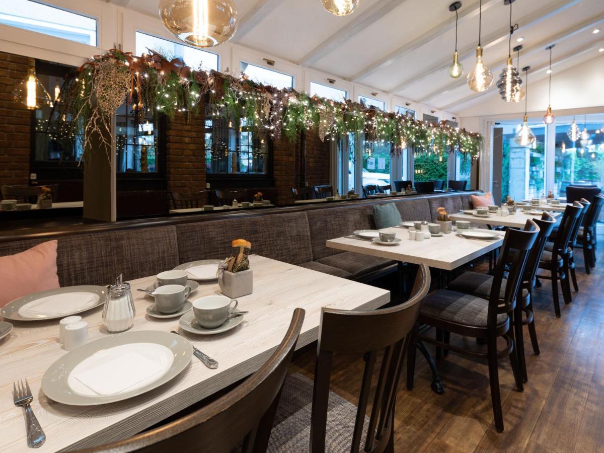 חאן Hotel Im Park מראה חיצוני תמונה